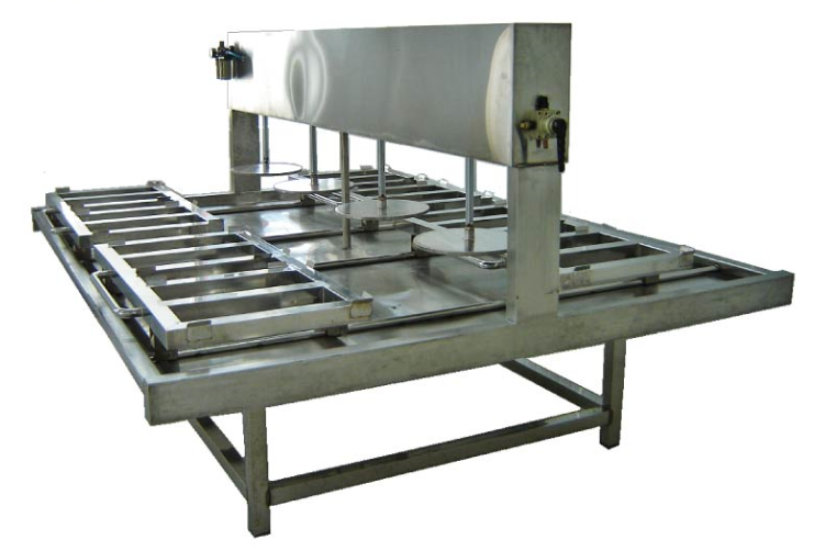 四組氣動(dòng)壓機(jī)